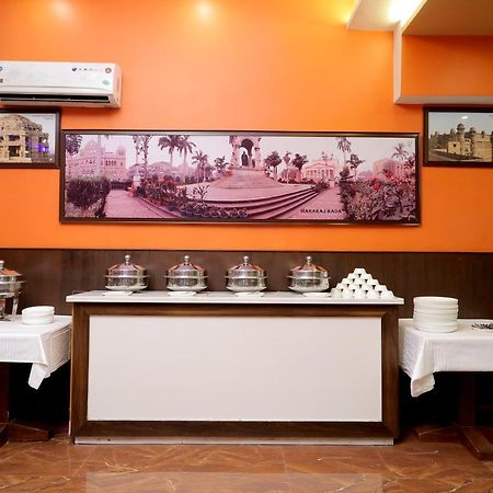 Hotel Vivek Continental グワーリヤル エクステリア 写真