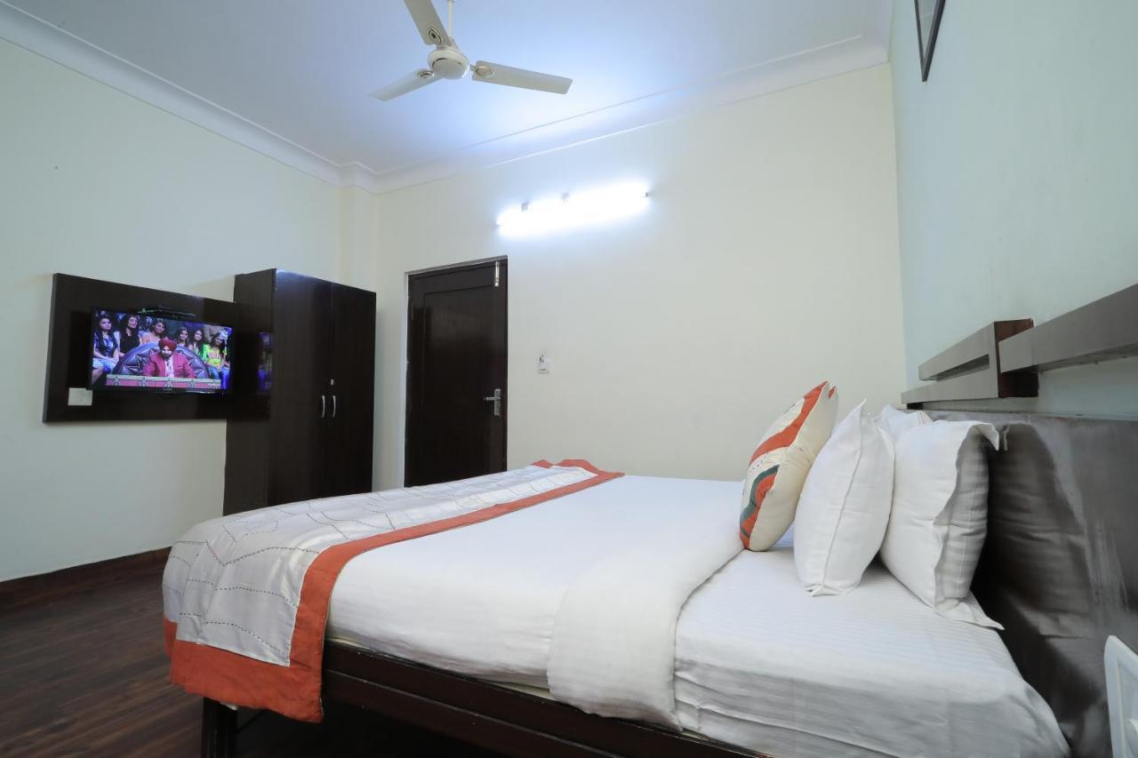 Hotel Vivek Continental グワーリヤル エクステリア 写真