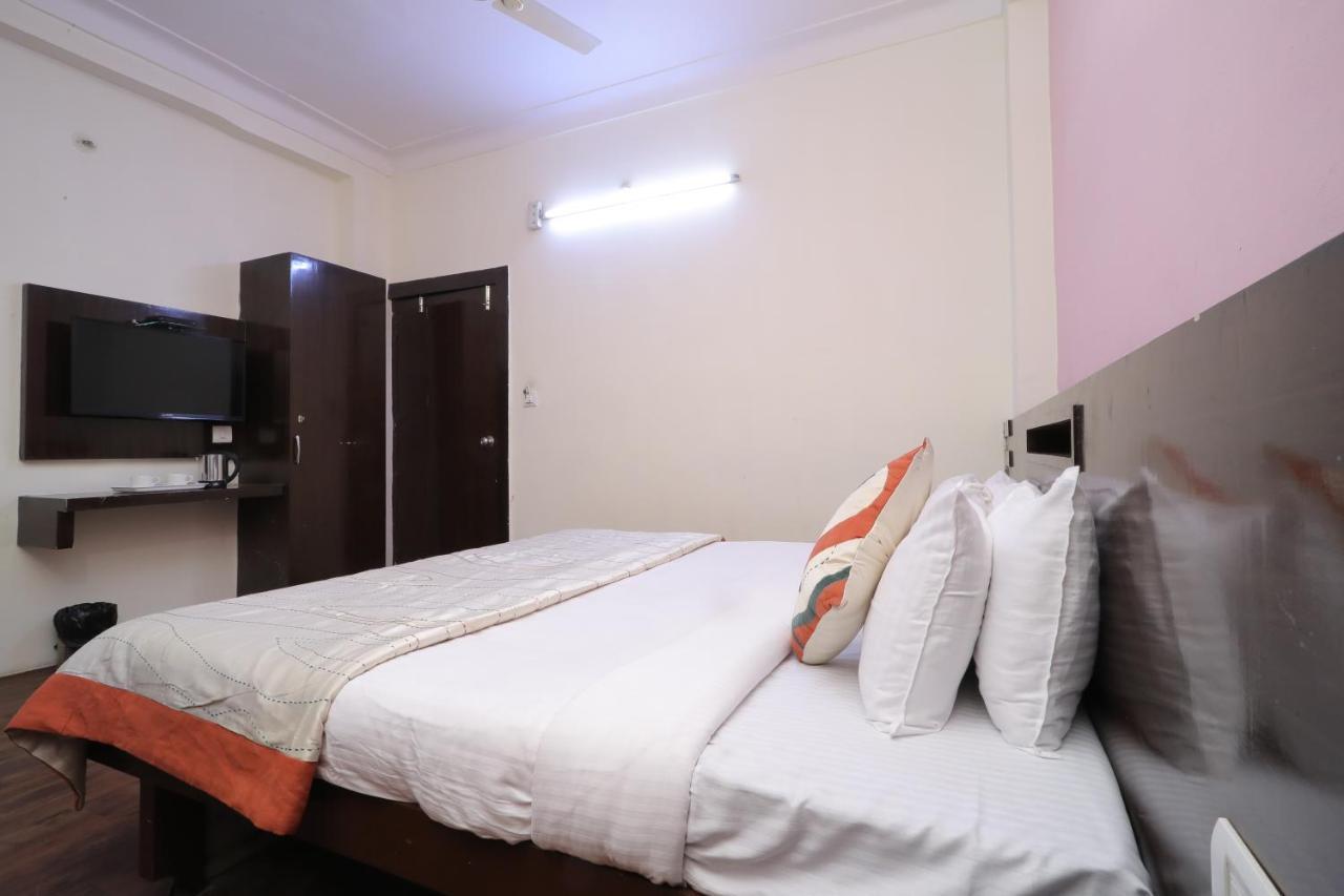 Hotel Vivek Continental グワーリヤル エクステリア 写真