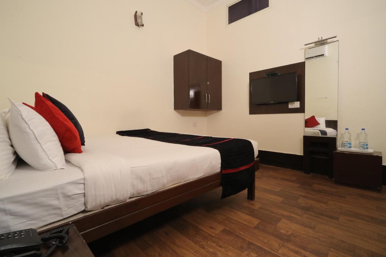 Hotel Vivek Continental グワーリヤル エクステリア 写真